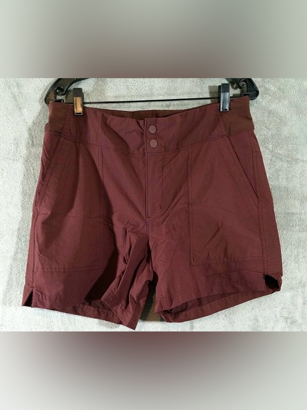 REI Co-op Women’s Athletic Shorts in Maroon. Size 8.